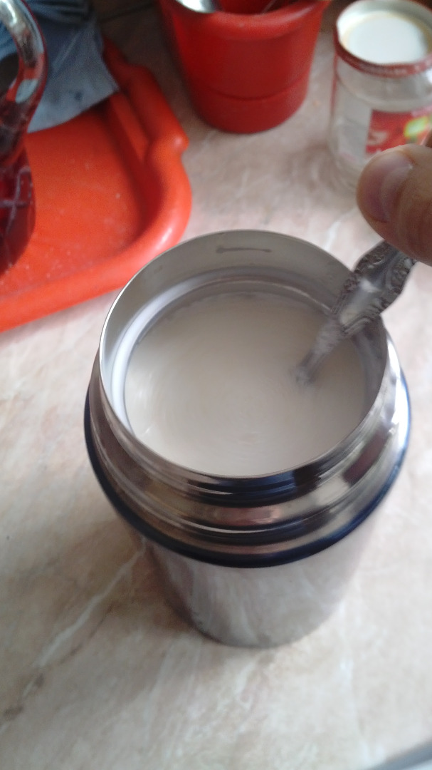 Home yoghurt making